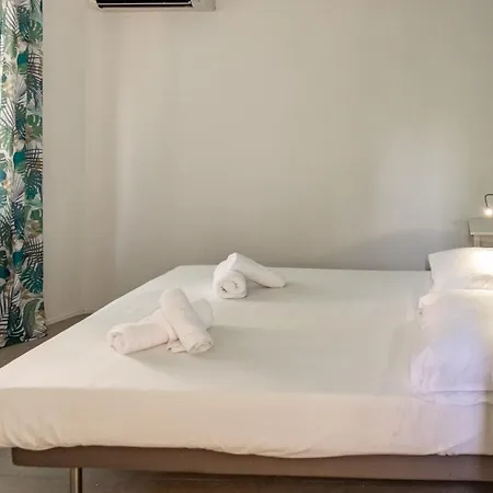 Clivo's 1 Buddyrent Apartmán *