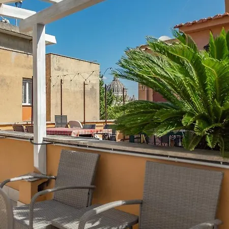 Apartment Clivo's 1 Buddyrent Rom