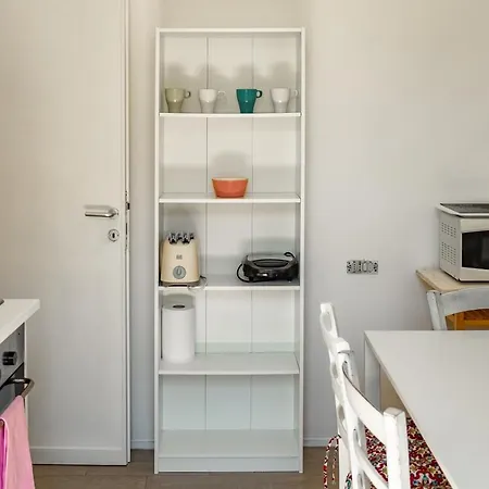 Clivo's 1 Buddyrent Apartment Rom